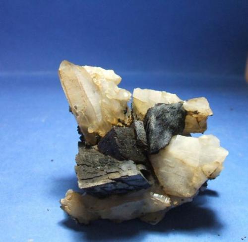 Siderita cuarzo pieza de 6x6cm cristal de cuarzo de 4cm y de siderita de 2cm de arista, Capileira alpujarras Granada.jpg (Autor: Nieves)