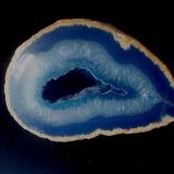 Ágata azul, Brasil. Tamaño 14 cm x 10 cm (Autor: Javier Garcia Canals)