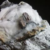 Bismuto mina Conchita Estepona Málaga, pieza 8x8cm cristal 2cm (Autor: Nieves)