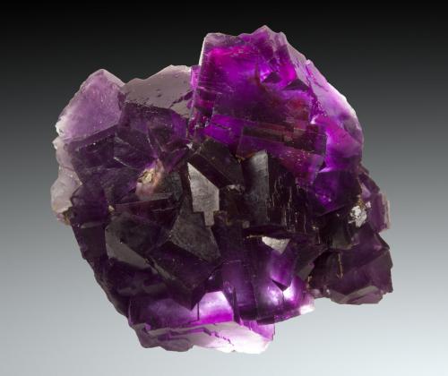 Fluorita<br />La Cabaña, zona minera de Berbes, Valdelmar, Berbes, Ribadesella, Comarca Oriente, Principado de Asturias (Asturias), España<br />19 x 15cm, cristales hasta 5cm de arista<br /> (Autor: Raul Vancouver)