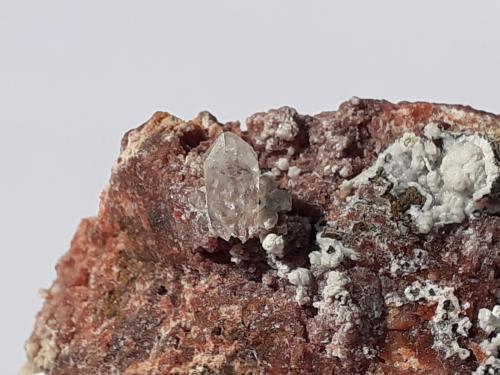 Quartz, Nordstrandite<br />Terlano (Terlan), Provincia Bolzano, Trentino-Alto Adige (Trentino-Südtirol), Italia<br />3 x 3 cm<br /> (Author: Volkmar Stingl)