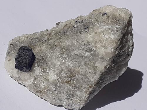 Lazurite, Calcite<br />Sar-e Sang, Valle Koksha, Distritos Khash & Kuran Wa Munjan, Provincia Badakhshan, Afganistán<br />6,5 x 4 cm<br /> (Author: Volkmar Stingl)