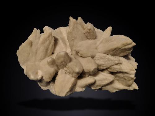 Calcite<br />Unidad minera Pachapaqui, Pachapaqui, Distrito Aquia, Provincia Bolognesi, Departamento Ancash, Perú<br />106 mm x 64 mm x 52 mm<br /> (Author: Firmo Espinar)