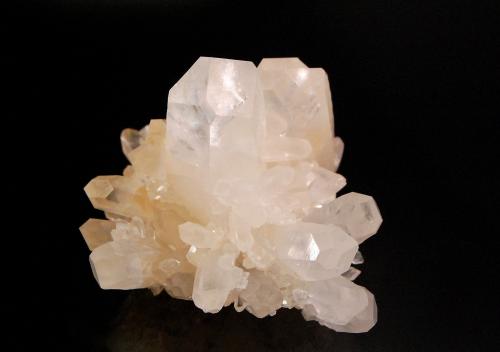 Calcite<br />Gunung Keriang (Monte Keriang), Alor Setar, Distrito Kota Setar, Estado de Kedah, Malasia<br />8.3 x 7.0 x 6.1 cm<br /> (Author: Michael Shaw)