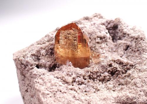 Topaz<br />Monte Topaz, Cordillera Thomas, Condado Juab, Utah, USA<br />52 mm x 39 mm x 41 mm<br /> (Author: Don Lum)