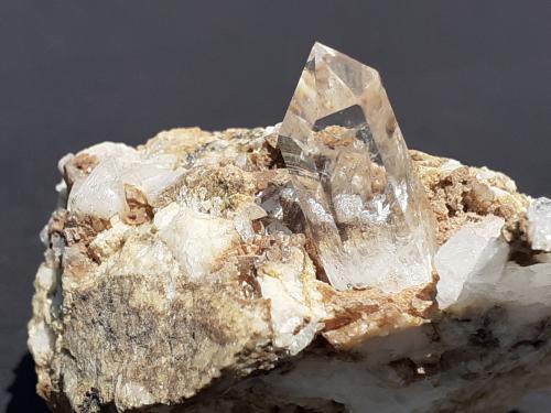 Quartz (variety rock crystal)<br />Klammalm, Navis, Distrito Innsbruck-Land, Tirol Norte, Tirol, Austria<br />5 x 4,5 cm<br /> (Author: Volkmar Stingl)