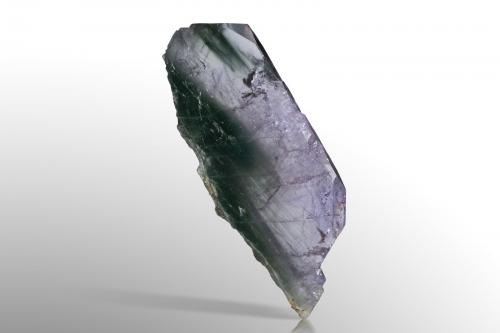 Fluorapatite<br />Ganadao (Colina Gandao), Distrito Mohmand, Division Peshawar, Provincia Khyber Pakhtunkhwa, Paquistán<br />16.5 x 2 x 6.5 cm / main crystal: 16.2 cm<br /> (Author: MIM Museum)