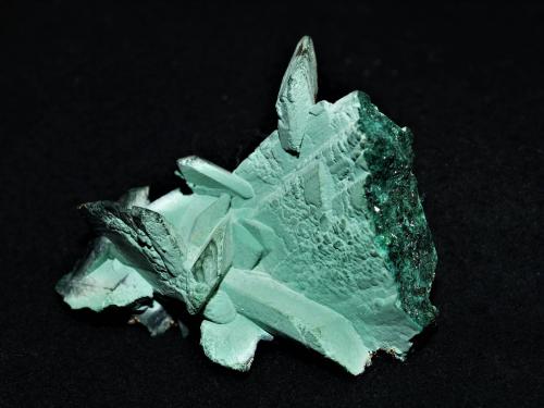 Malachite<br />Mina Tsumeb, Tsumeb, Región Otjikoto, Namibia<br />6.2 x 5 x 2.5 cm<br /> (Author: Joseph DOliveira)