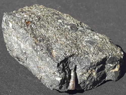 Corundum (variety ruby), Pyrite<br />Mina Graphite, Amstall, Mühldorf, Krems-Land, Waldviertel, Baja Austria/Niederösterreich, Austria<br />6,5 x 5,5 cm<br /> (Author: Volkmar Stingl)