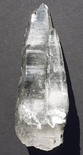 Quartz (variety Rock Crystal)<br />Floitengrund, Valle Ziller (Zillertal), Tirol Norte, Tirol, Austria<br />11,5 x 4 cm<br /> (Author: Volkmar Stingl)