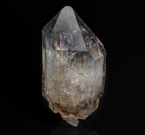 Quartz (variety smoky quartz), Quartz (variety amethyst)<br />Crystal Park, Montañas Pioneer, Elkhorn Hot Springs, Condado Beaverhead, Montana, USA<br />7.6 x 3.9 cm<br /> (Author: am mizunaka)