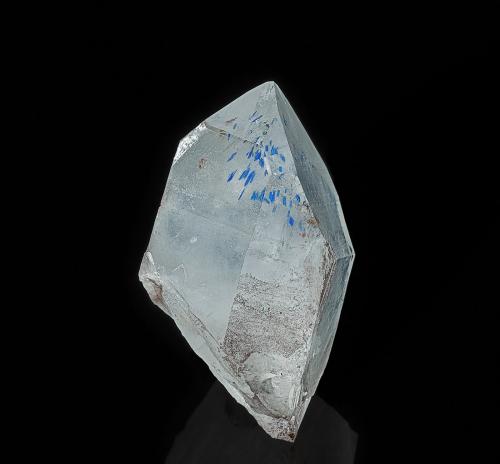 Quartz, Shattuckite<br />Mina Artonvilla, Musina, Municipio Musina Local, Provincia Limpopo, Sudáfrica<br />3.4 x 2.0 cm<br /> (Author: am mizunaka)