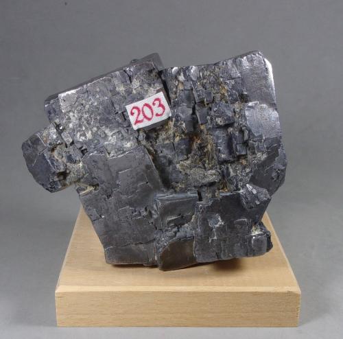 Galena<br />Mina Sweetwater, Ellington, Distrito Viburnum Trend, Condado Reynolds, Missouri, USA<br />8,9 x 7,6 x 5 cm. 1.334 g.<br /> (Autor: J. G. Alcolea)