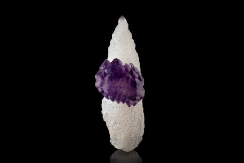 Quartz (variety amethyst)<br />Andilamena, Distrito Andilamena, Provincia Toamasina (Tamatave), Región Alaotra-Mangoro, Madagascar<br />3.5 x 3.5 x 10.5 cm / main crystal: 10.2 cm<br /> (Author: MIM Museum)