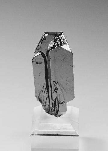 Hematite<br />Nador, Provincia Nador, Región Oriental, Marruecos<br />40mm x 20mm x 8mm<br /> (Author: Philippe Durand)