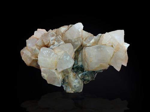 Calcite (variety Mn-bearing calcite)<br />Ravi, Gavorrano, Provincia Grosseto, Toscana, Italia<br />110 mm x 60 mm x 78 mm<br /> (Author: Firmo Espinar)