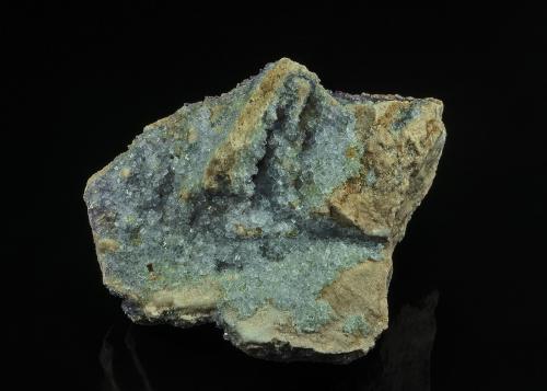 Fluorite<br />Mina Blanchard (Mina Portales-Blanchard), Bingham, Distrito Hansonburg, Condado Socorro, New Mexico, USA<br />7.5 x 6.4 cm<br /> (Author: am mizunaka)