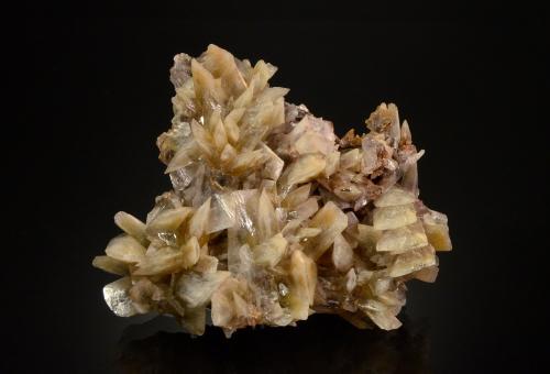 Barite<br />Mina Clara, Valle Rankach, Oberwolfach, Wolfach, Selva Negra, Baden-Württemberg, Alemania<br />8.5 x 7.2 x 3.7 cm<br /> (Author: Michael Shaw)