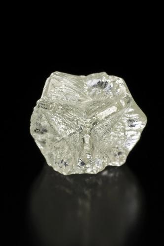 Diamante<br />Mina Orapa, Orapa, Letlhakane, Distrito Central, Botsuana<br />1.5 x 1.4 x 1 cm<br /> (Autor: Museo MIM)