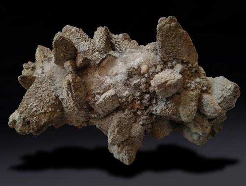 Dolomite, Calcite<br />Mina Campiano, Montieri, Provincia Grosseto, Toscana, Italia<br />82 mm x 52 mm x 42 mm<br /> (Author: Firmo Espinar)