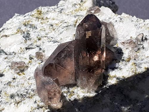 Quartz (variety Smoky Quartz)<br />Val Giuv, Tujetsch (Tavetsch), Valle Vorderrhein, Grisones (Grischun; Graubünden), Suiza<br />9 x 8 cm<br /> (Author: Volkmar Stingl)