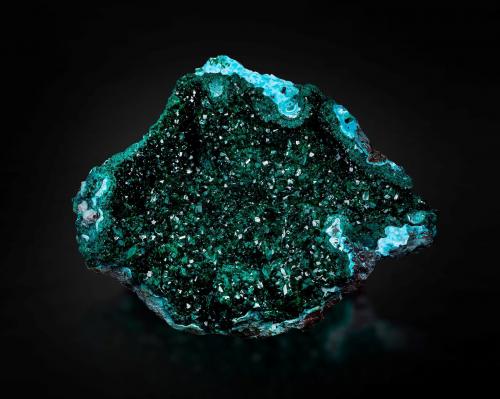 Dioptase with Malachite<br />Renéville, Distrito Kindanba, Departamento Pool, República del Congo<br />39 x 30 x 15 cm / main crystal: 3.5 cm<br /> (Author: MIM Museum)