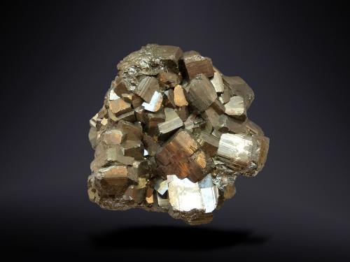 Pyrite<br />Mina Gavorrano, Gavorrano, Provincia Grosseto, Toscana, Italia<br />55 mm x 50 mm x 30 mm<br /> (Author: Firmo Espinar)