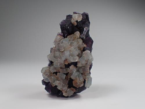 Celestine, Fluorite<br />Mina Okorusu, Distrito Otjiwarongo, Región Otjozondjupa, Namibia<br />56 mm x 31 mm x 27 mm<br /> (Author: Don Lum)