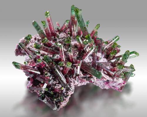 Elbaite with 'lepidolite'<br />Mina Aricanga, São José da Safira, Governador Valadares, Vale do Rio Doce, Minas Gerais, Brasil<br />40 x 23 x 13.5 cm / main crystal: 16 cm.<br /> (Author: MIM Museum)