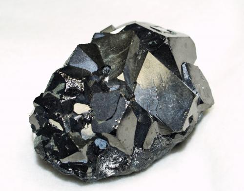 Magnetite<br />Zona minera Huanggang, Hexigten Banner (Kèshíkèténg Qí), Chifeng (Ulanhad), Región Autónoma Mongolia Interior, China<br />6.3x4.5x3 cm''s<br /> (Author: Joseph DOliveira)