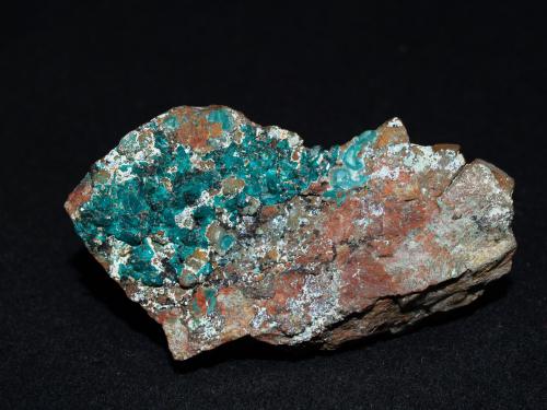 Dioptase<br />Mina Cobre, Pampa de Nazca, Provincia Nazca, Departamento Ica, Perú<br />7x4.2x3 cm''s<br /> (Author: Joseph DOliveira)