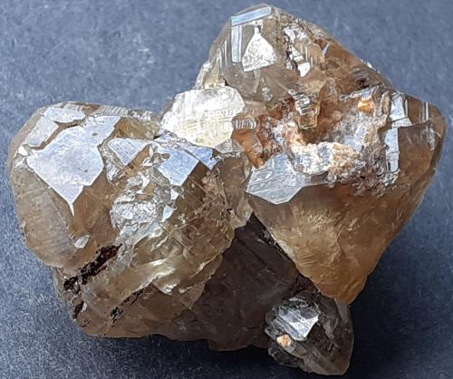 Cerussite<br />Mina Les Dalles (Mina Lidal), Distrito minero Mibladen, Mibladen, Midelt, Provincia Midelt, Región Drâa-Tafilalet, Marruecos<br />4 x 3 cm<br /> (Author: Volkmar Stingl)