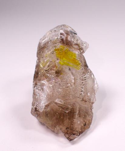 Quartz<br />Montes Goboboseb, Zona Brandberg, Región Erongo, Namibia<br />65 mm x  37 mm x 33 mm<br /> (Author: Don Lum)