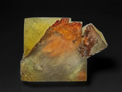 Fluorite<br />Chebka Sidi Said, Provincia Midelt, Región Drâa-Tafilalet, Marruecos<br />6.0 x 4.7 cm<br /> (Author: am mizunaka)