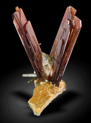 Brookite and Quartz<br />Prospección Ghad, Distrito Kharan, Balochistan (Baluchistan), Paquistán<br />5 x 6 x 6.5 cm / main crystal: 5.7 cm.<br /> (Author: MIM Museum)