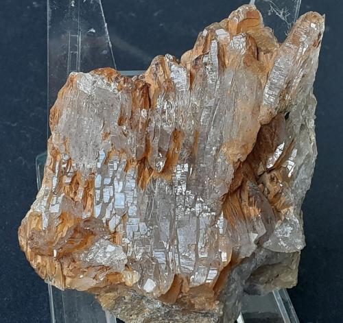 Quartz<br />Unterschrammachkar, Zamser Grund, Valle Ziller (Zillertal), Bezirk Schwaz, Tirol, Austria<br />7 x 6 cm<br /> (Author: Volkmar Stingl)