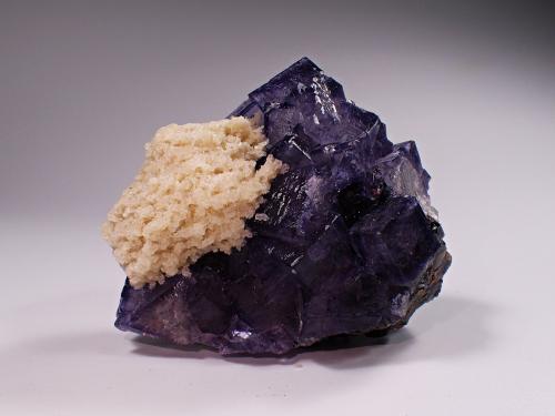 Barite, Fluorite, Sphalerite<br />Mina Elmwood, Carthage, Distrito Central Tennessee Ba-F-Pb-Zn, Condado Smith, Tennessee, USA<br />61 mm x 57 mm x 37 mm<br /> (Author: Don Lum)