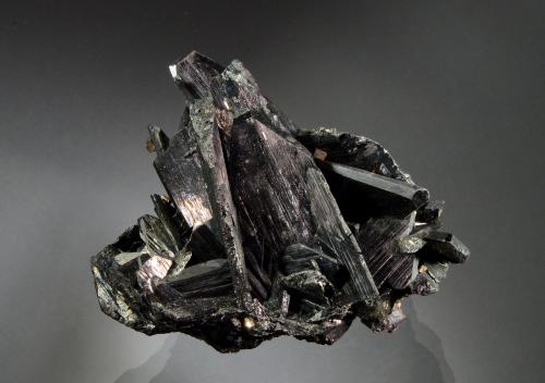 Ferberite<br />Kara-Oba, Desierto Betpak-Dala (Bet-Pak-Dala), Región Karaganda, Kazajstán<br />7.5 x 6.3 cm<br /> (Author: Michael Shaw)