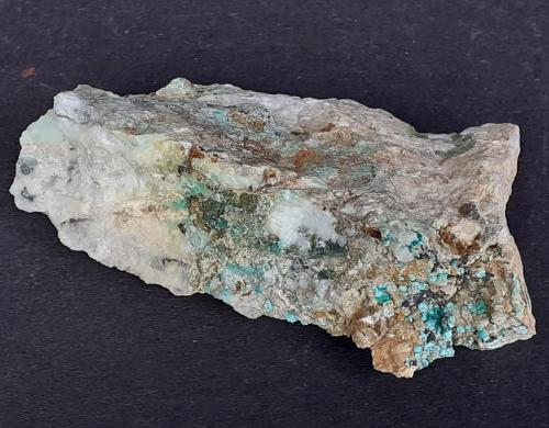 Theisite, Malachite, Dolomite<br />Distrito minero Ringenwechsel, Troi, Distrito Schwaz, Valle Inn, Tirol Norte, Tirol, Austria<br />7,5 x 4 cm<br /> (Author: Volkmar Stingl)