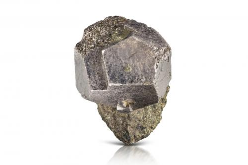 Cobaltite on Chalcopyrite<br />Grupo minero Håkansboda, Lindesberg, Örebro, Västmanland, Suecia<br />5 x 6.5 x 3 cm / main crystal: 5.1 cm<br /> (Author: MIM Museum)