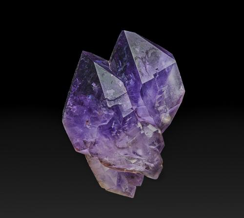 Quartz (variety amethyst)<br />Zona de amatistas Kidder Lane, Southborough, Condado Worcester, Massachusetts, USA<br />5.0 x 3.8 cm<br /> (Author: am mizunaka)