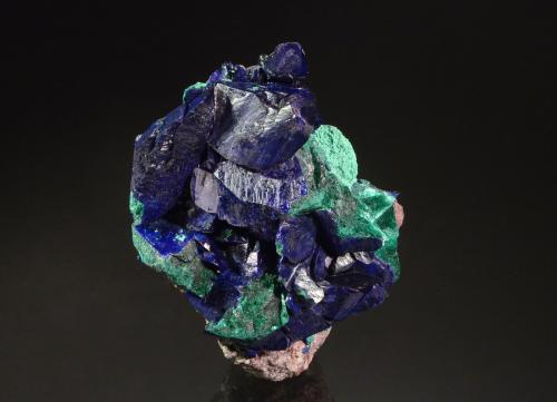 Azurite<br />Bisbee, Distrito Warren, Montes Mule, Condado Cochise, Arizona, USA<br />6.2 x 4.8 x 2.1 cm<br /> (Author: Michael Shaw)