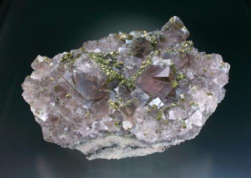 Fluorite, chalcopyrite, and barite<br />Mina Beihilfe, Halsbrücke, Distrito Freiberg, Erzgebirgskreis, Sajonia/Sachsen, Alemania<br />14x9x6 cm<br /> (Author: Jesse Fisher)