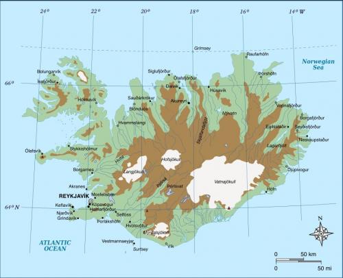 Mapa topográfico de Islandia.
En verde <500 m. En marrón >500 m. En blanco: glaciares.
Tomado de: https://es.m.wikipedia.org/wiki/Archivo:Map_of_Iceland_highlands-en.svg (Autor: Antonio P. López)