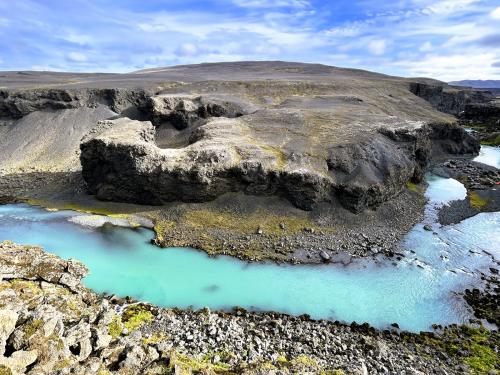 Aguas de color turquesa en el río Tungnaá a su paso por el cañón de Sigöldugljúfur. (Autor: Antonio P. López)