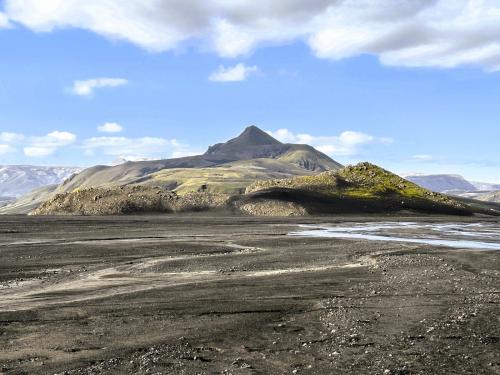 Cono volcánico sobre Mælifellssandur, el “desierto negro”. (Autor: Antonio P. López)