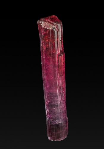 Elbaite<br />Barra de Salinas, Coronel Murta, Jequitinhonha, Minas Gerais, Brasil<br />6.3 x 1.0 cm<br /> (Author: am mizunaka)