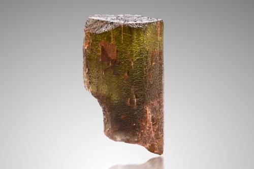 Andalusite<br />Itinga, Jequitinhonha, Minas Gerais, Brasil<br />3 x 3 x 5.5 cm<br /> (Author: MIM Museum)