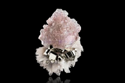 Fluorite on Quartz and Pyrite<br />Mina Huanzala, Distrito Huallanca, Provincia Dos de Mayo, Departamento Huánuco, Perú<br />10 x 8.5 x 14.5 cm / main crystal: 9.5 cm<br /> (Author: MIM Museum)