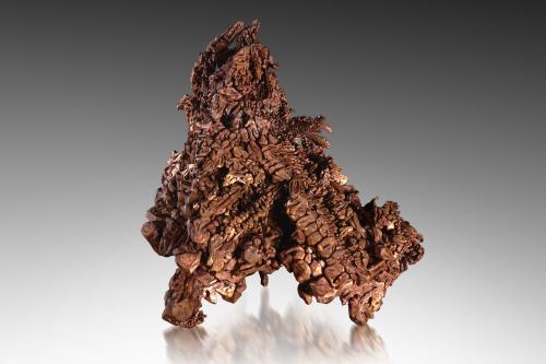 Copper<br />Mina Chino, Santa Rita, Distrito Santa Rita, Condado Grant, New Mexico, USA<br />15 x 8 x 12 cm / main crystal: 3.3 cm<br /> (Author: MIM Museum)